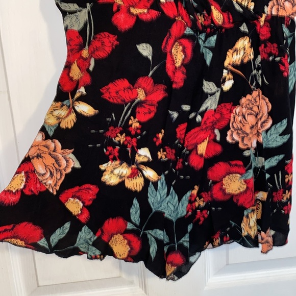 Poema Boho Black Red Floral Print Deep V Short Romper - Picture 4 of 8
